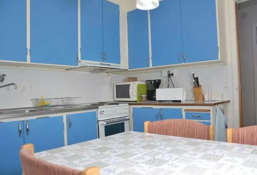 Retkeilymaja örtagården