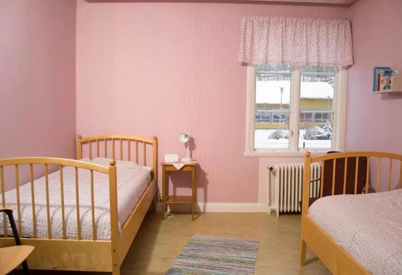 Retkeilymaja örtagården