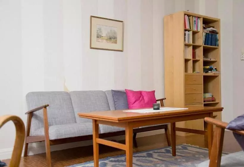 Retkeilymaja örtagården