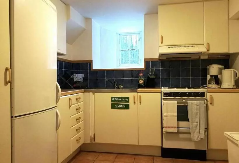 Retkeilymaja örtagården