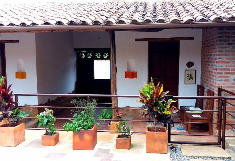 تختخواب و صبحانه Casa Canela