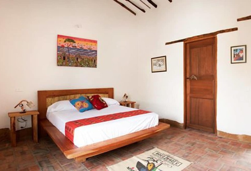 تختخواب و صبحانه Casa Canela