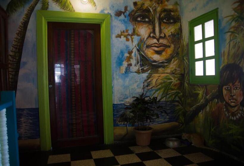 Hostel Mamallena