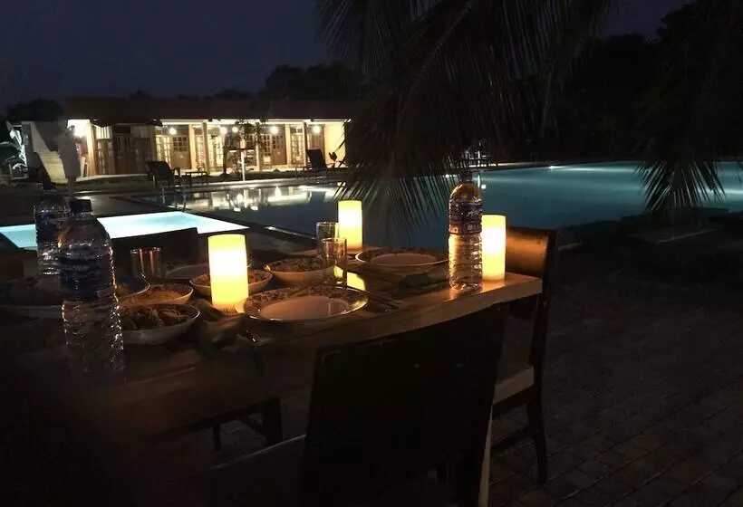 Hotelli 4 U Saliya Garden