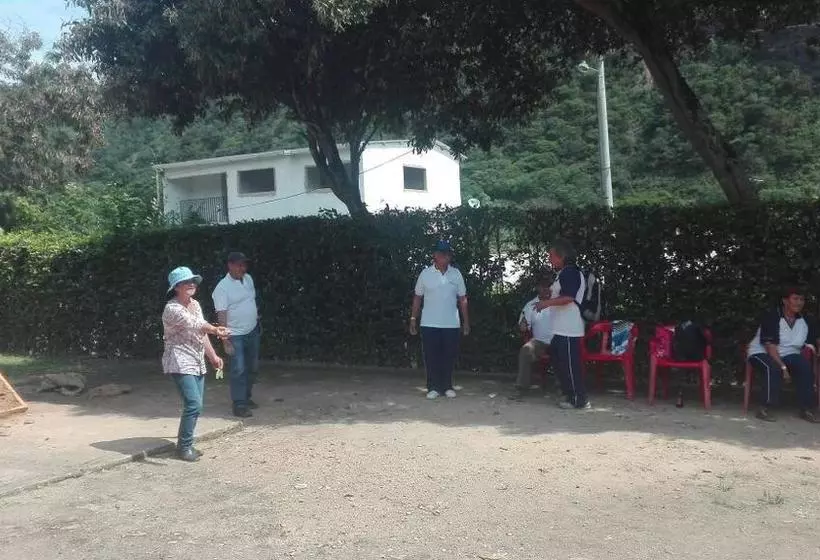 Hotelli Club Campestre El Peñón De Apulo