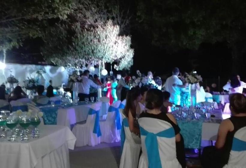 Отель Club Campestre El Peñón De Apulo