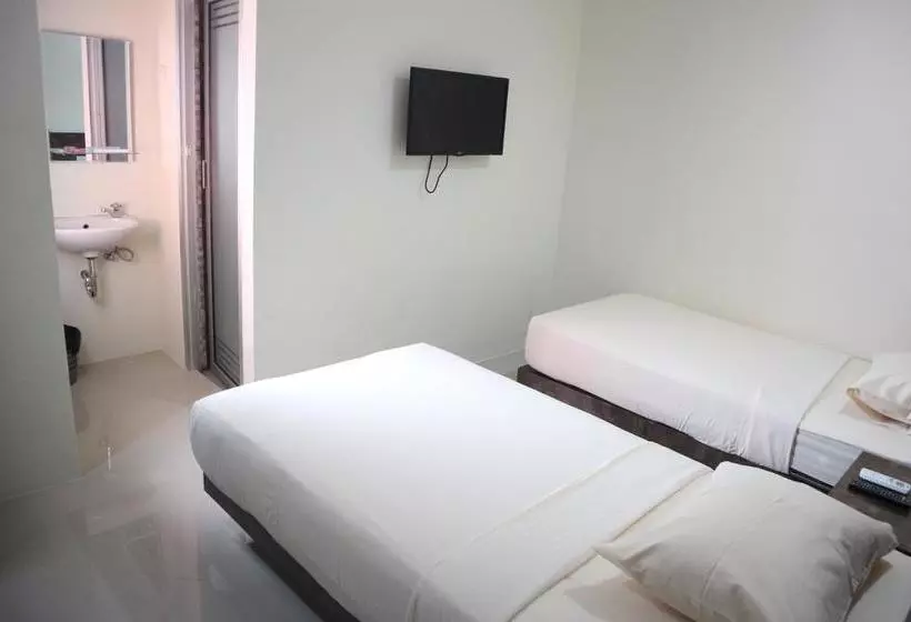 هتل Denata B&b