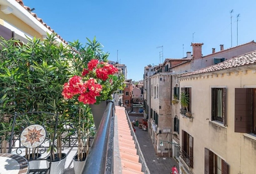 هتل Grifoni Boutique