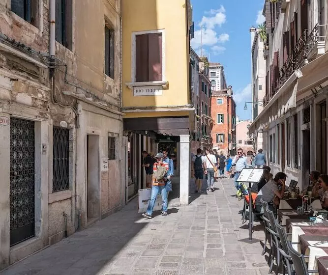 هتل Grifoni Boutique