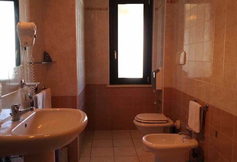 Отель La Falconara