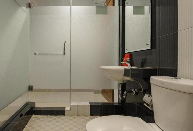 בית מלון כפרי Reddoorz Plus Near Soekarno Hatta Airport 2