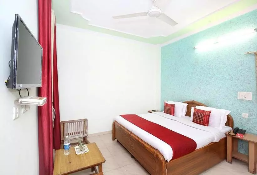 Oyo 10539 Hotel Holiday Classic