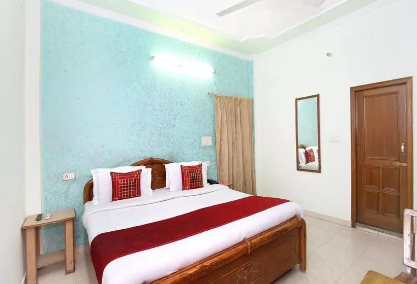 Oyo 10539 Hotel Holiday Classic