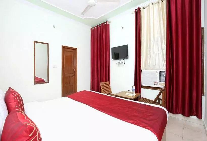Oyo 10539 Hotel Holiday Classic