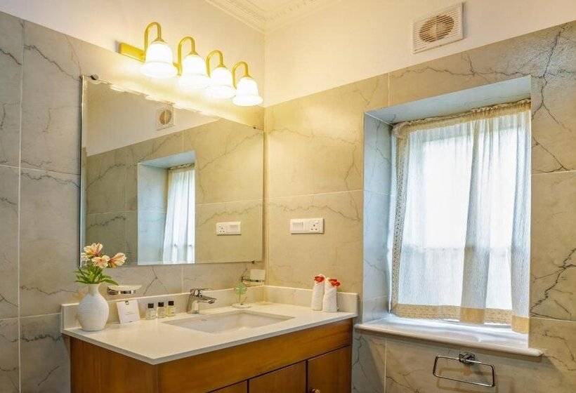 Hotel Winchester Little England