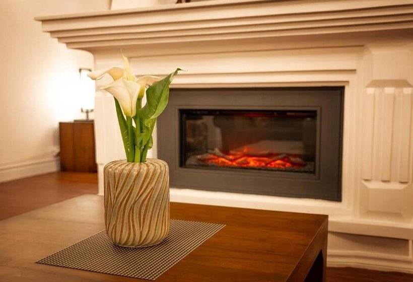 Hotel Winchester Little England