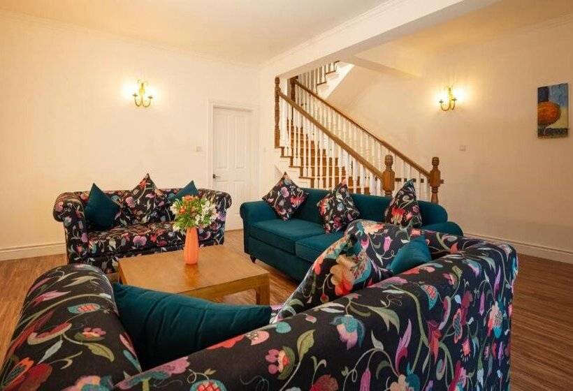 Hotel Winchester Little England