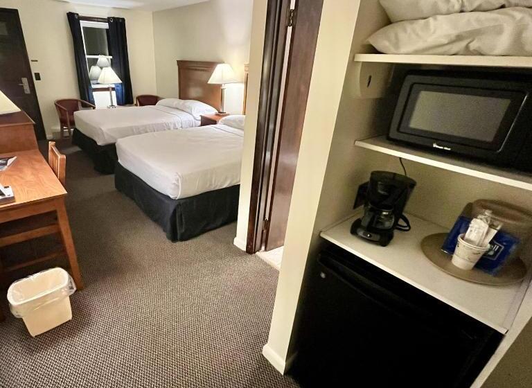 North Colony Motel And Cottages