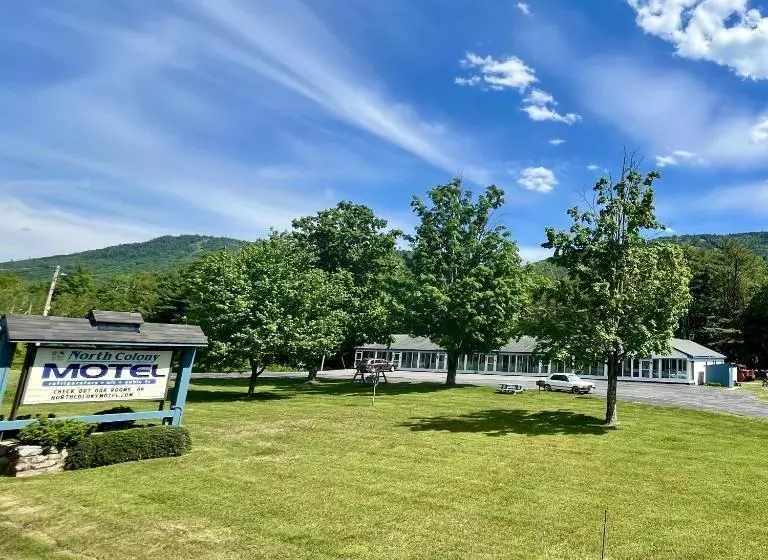 North Colony Motel And Cottages