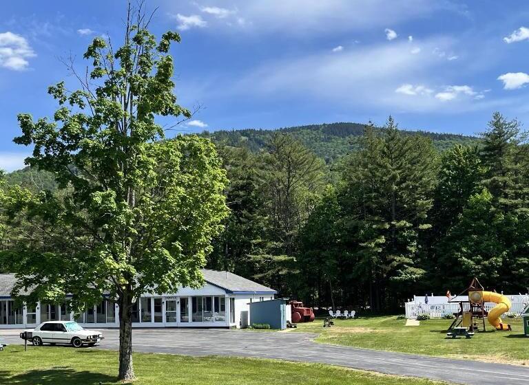 North Colony Motel And Cottages