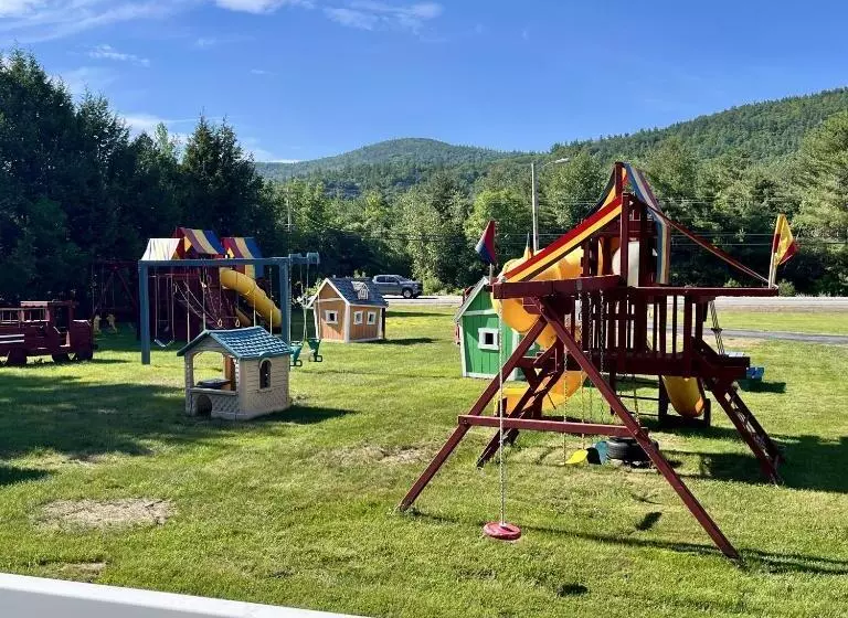 North Colony Motel And Cottages