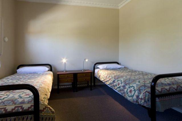 هاستل Backpackers Connection