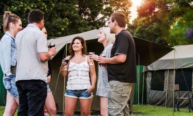 هاستل Backpackers Connection