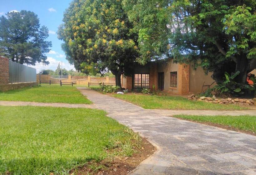 هاستل Backpackers Connection