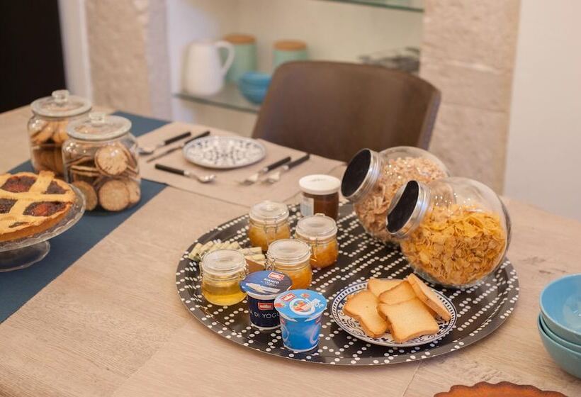 تختخواب و صبحانه Sotrani