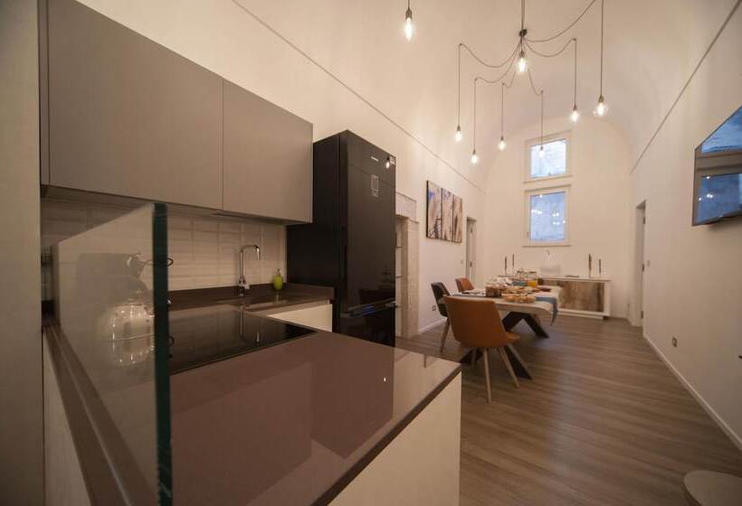 تختخواب و صبحانه Sotrani