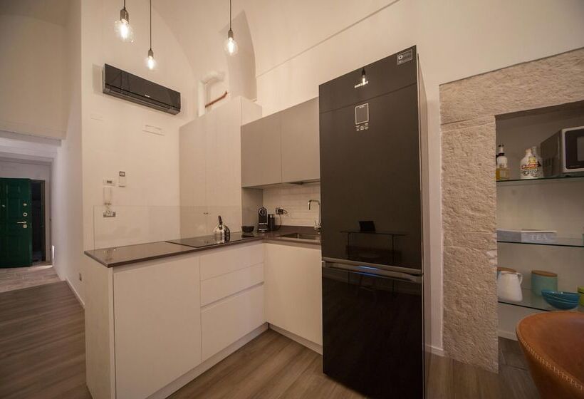 تختخواب و صبحانه Sotrani