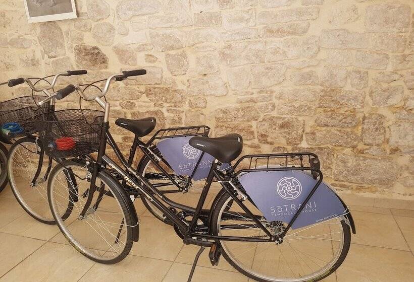 تختخواب و صبحانه Sotrani