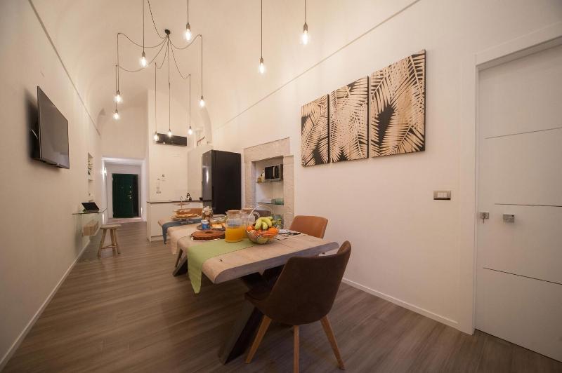 تختخواب و صبحانه Sotrani