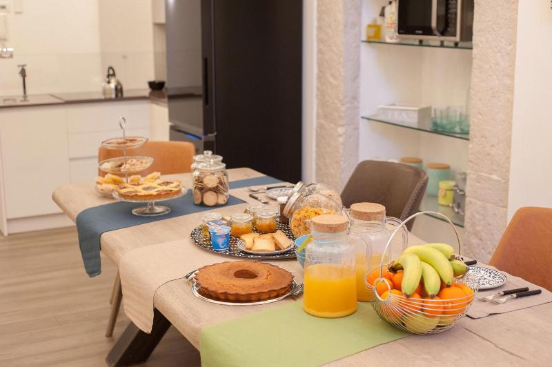 تختخواب و صبحانه Sotrani