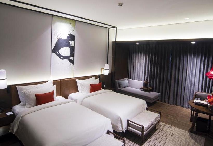 هتل Wyndham Grand Yangon