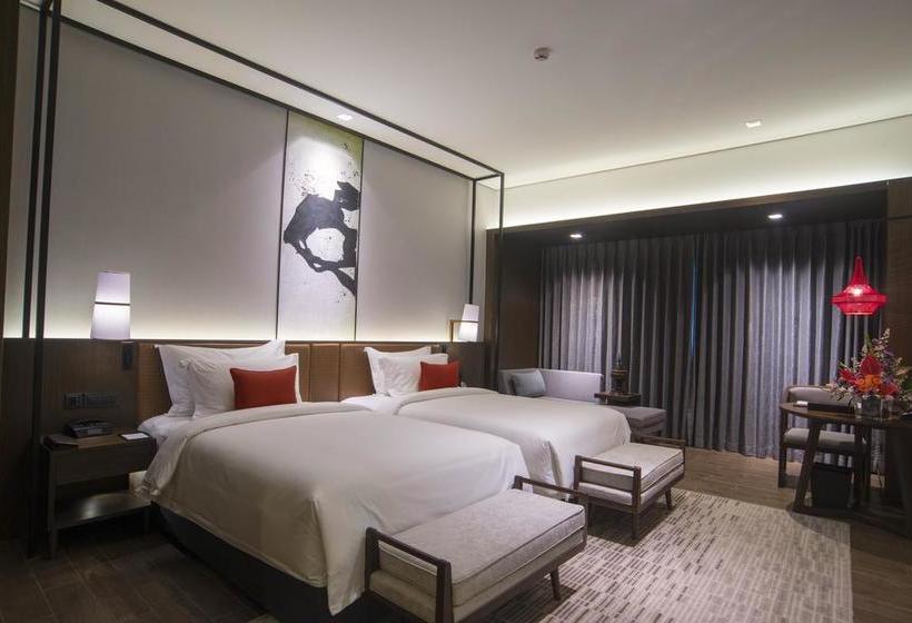 هتل Wyndham Grand Yangon