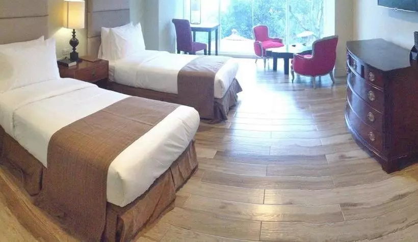 Skyland Garden Hotel And Resort