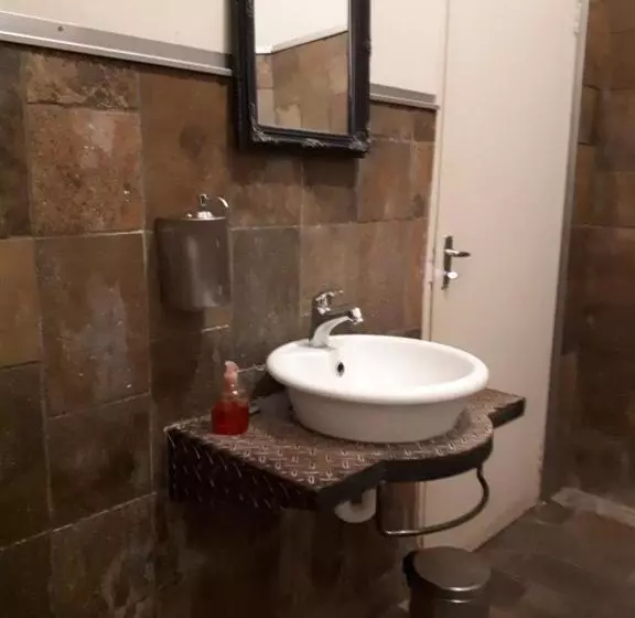 تختخواب و صبحانه Puccini House