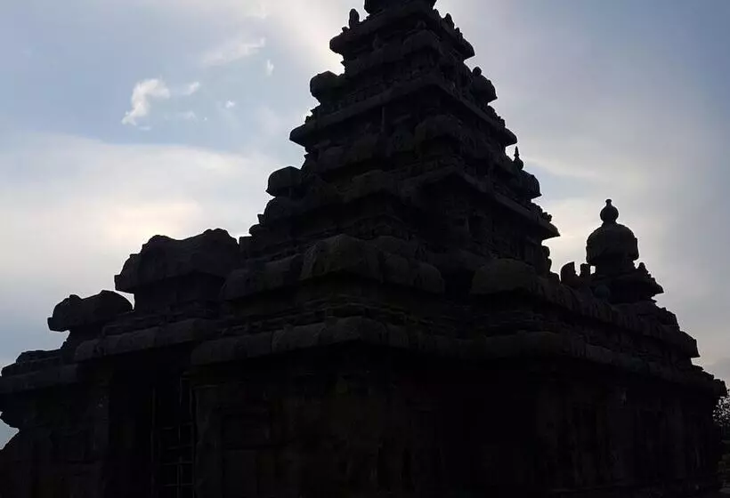 ホテル Oceanside  Mahabalipuram