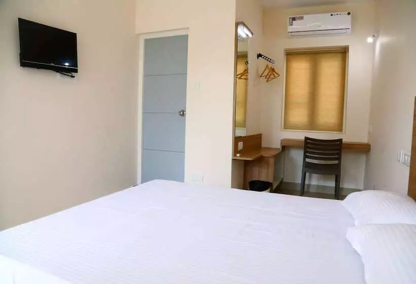 ホテル Oceanside  Mahabalipuram