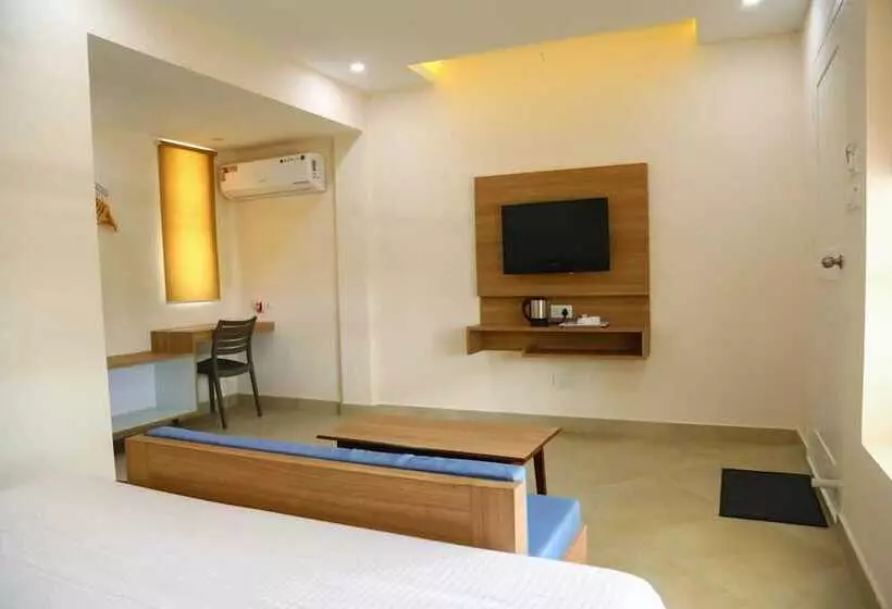 ホテル Oceanside  Mahabalipuram