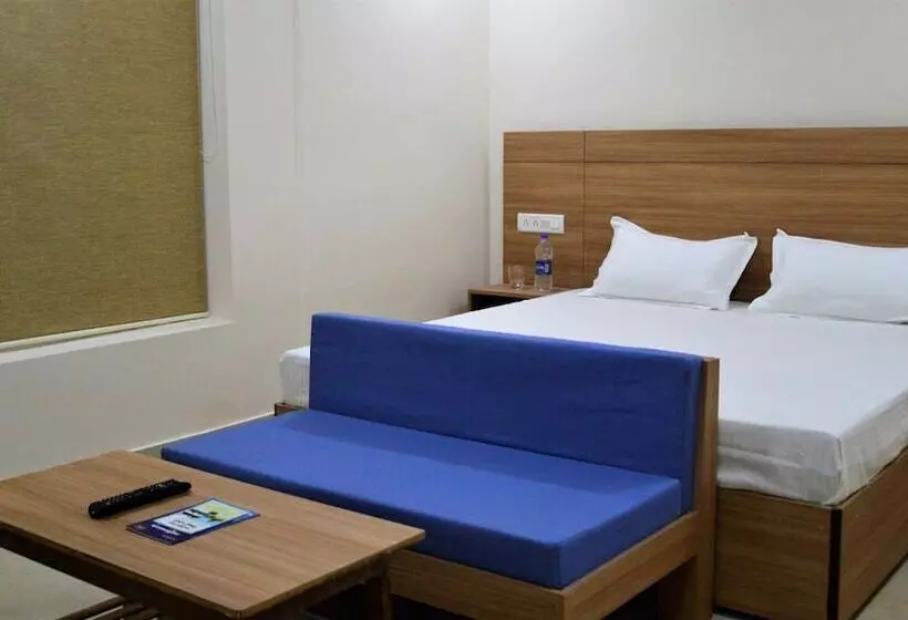 ホテル Oceanside  Mahabalipuram
