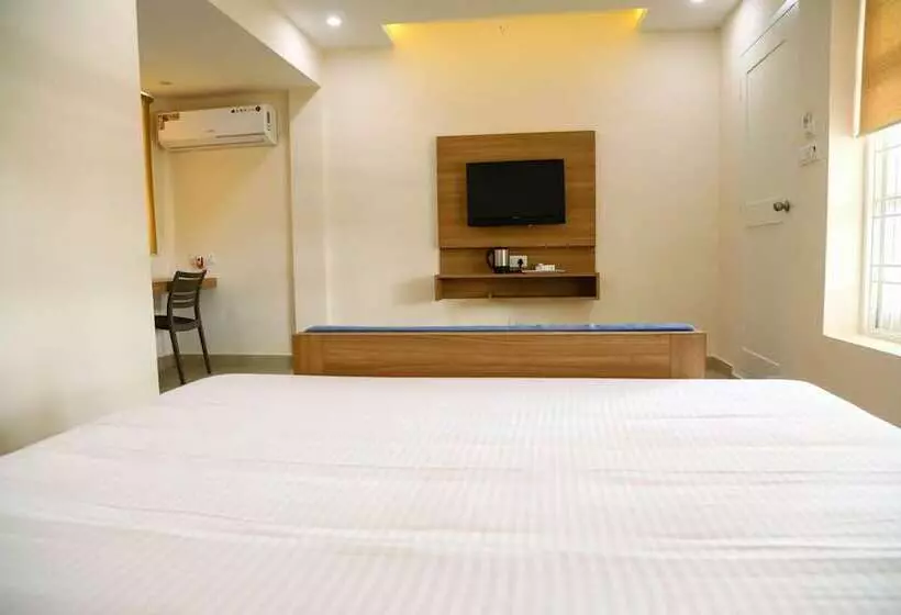 ホテル Oceanside  Mahabalipuram