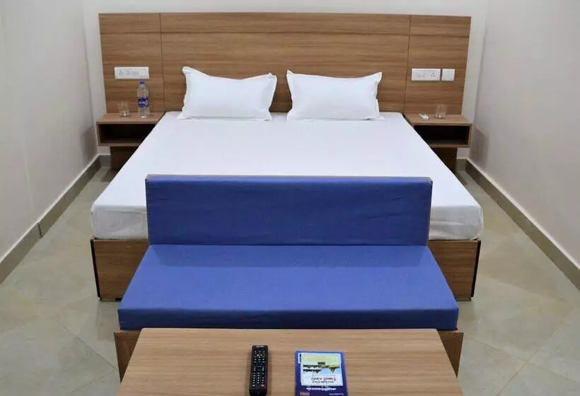 ホテル Oceanside  Mahabalipuram