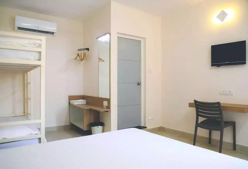 ホテル Oceanside  Mahabalipuram
