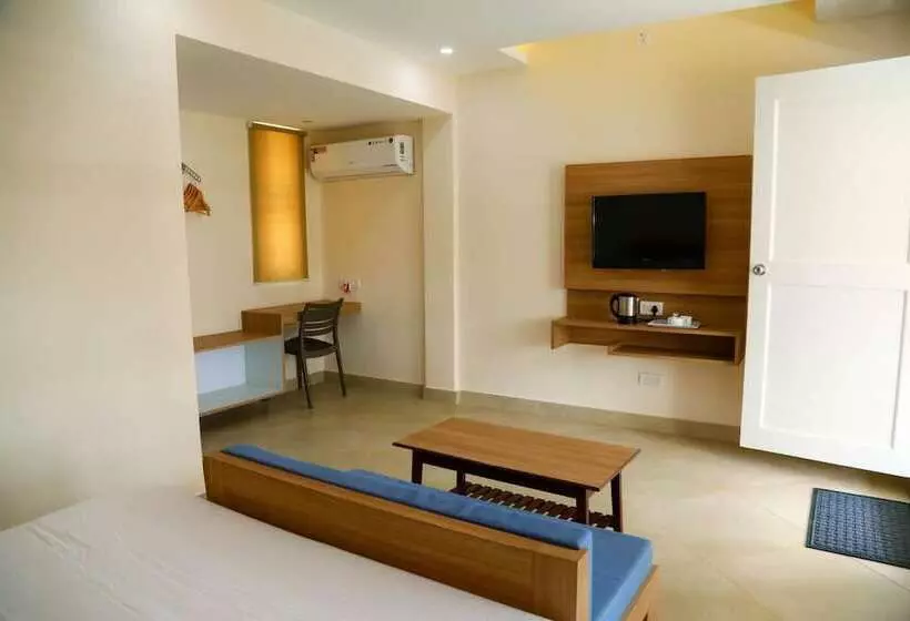 ホテル Oceanside  Mahabalipuram