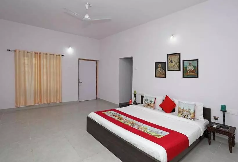 ホテル Oyo Home Near Sukhadia Circle