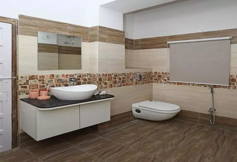 ホテル Oyo Home Near Sukhadia Circle