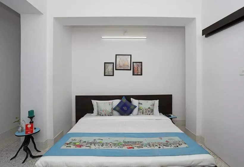 ホテル Oyo Home Near Sukhadia Circle