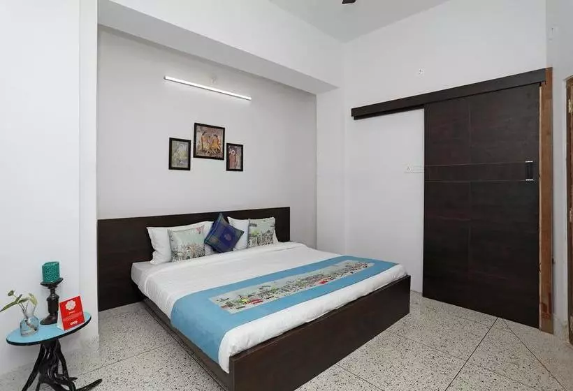 ホテル Oyo Home Near Sukhadia Circle